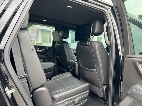 Used 2021 Chevrolet Tahoe Z71 w/ Rear Media and Nav Package AWD/4WD image 11