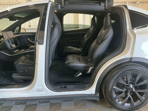 Used 2022 Tesla Model X image 8