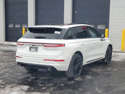 New 2026 Lincoln Corsair Premiere image 4