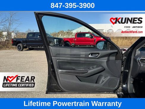 Used 2024 Nissan Altima 2.5 SV image 27