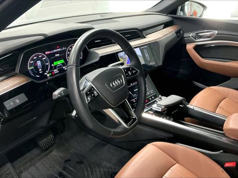 Used 2022 Audi e-tron Premium image 16