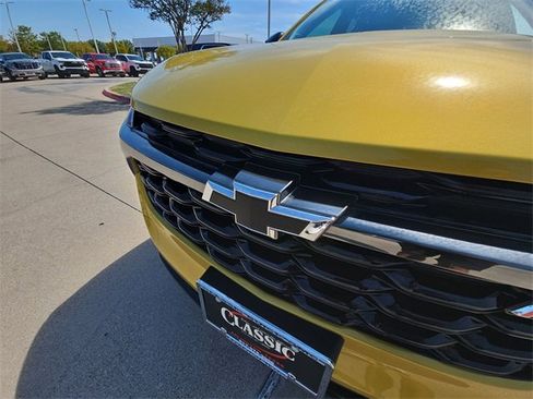 Used 2025 Chevrolet Trax RS w/ Driver Confidence Package image 28