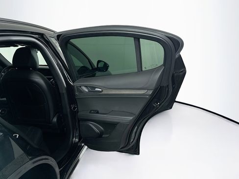Used 2022 Alfa Romeo Stelvio Ti image 33