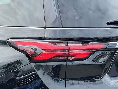 Certified 2023 Chevrolet Traverse RS image 8