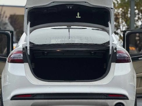 Used 2016 Ford Fusion SE image 12