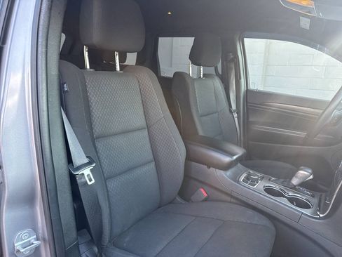 Used 2019 Jeep Grand Cherokee Laredo AWD/4WD image 19
