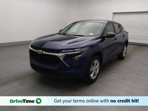 Used 2024 Chevrolet Trax LS FWD image 1