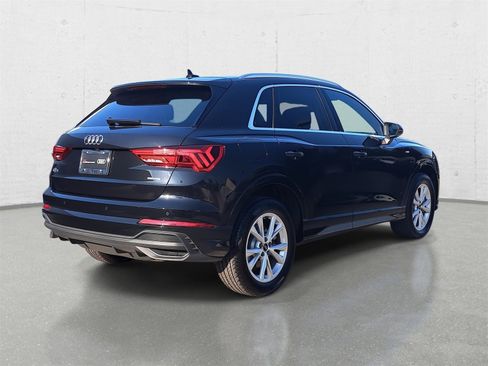 Certified 2025 Audi Q3 2.0T Premium w/ Convenience Package image 5