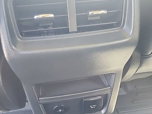 Used 2022 Ford Edge SEL w/ Convenience Package AWD/4WD image 16