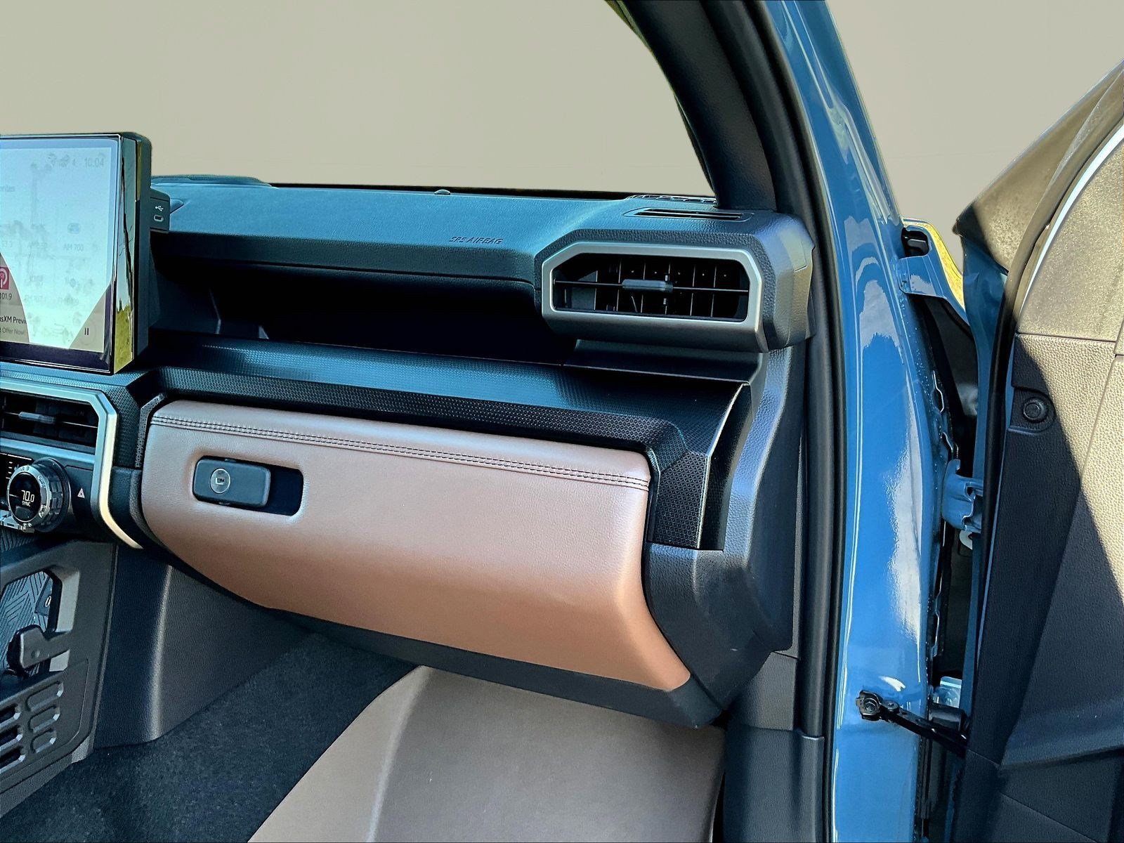 Used 2025 Toyota 4Runner Limited AWD/4WD image 26