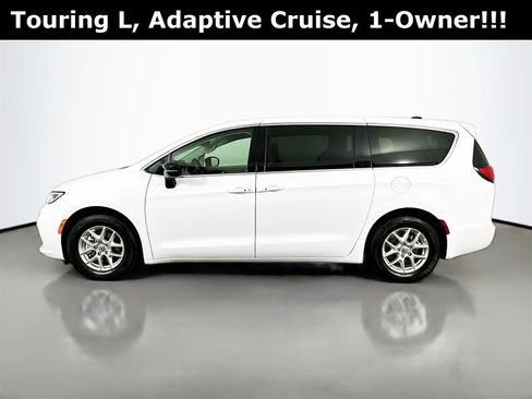 Used 2024 Chrysler Pacifica Touring-L image 5
