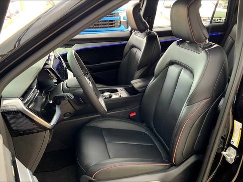 Used 2024 Jeep Wagoneer Launch Edition image 13