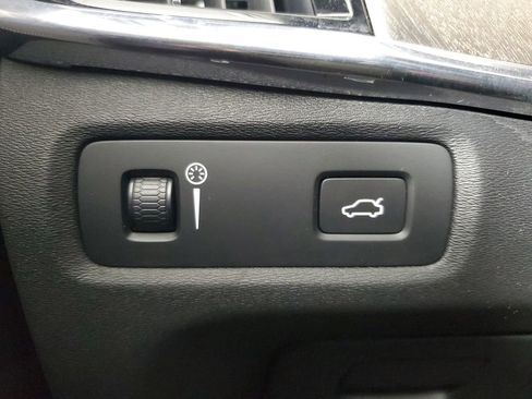 Used 2018 Volvo V90 T6 Cross Country w/ Convenience Package image 35