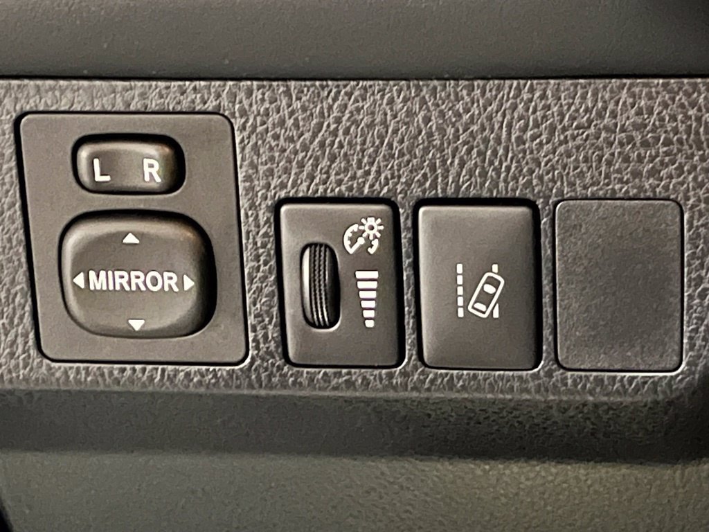 Used 2017 Toyota RAV4 XLE AWD/4WD image 15