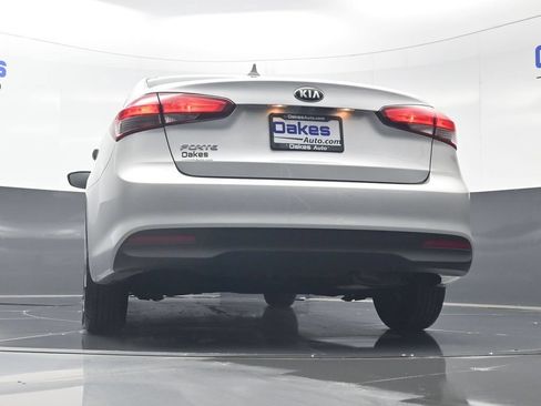 Used 2017 Kia Forte LX FWD image 38