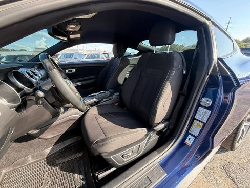 Used 2019 Ford Mustang GT RWD image 7