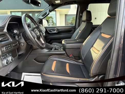 Used 2024 GMC Yukon AT4 w/ Technology Package AWD/4WD image 29