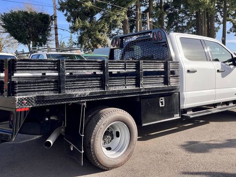 Used 2024 Ford F350 XLT image 4