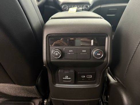 Used 2023 GMC Acadia SLT AWD/4WD image 30