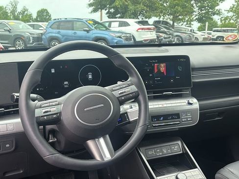 Used 2024 Hyundai Kona Limited AWD/4WD image 13