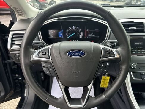 Used 2016 Ford Fusion SE image 13
