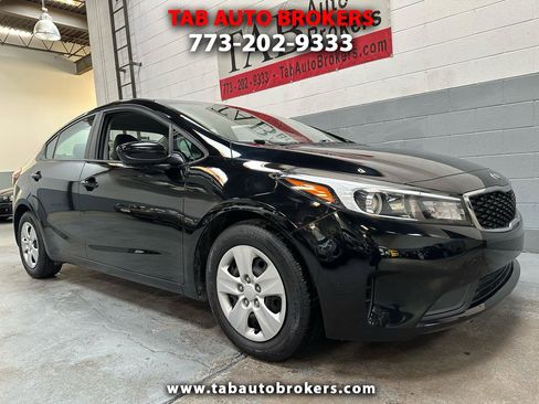 Used 2017 Kia Forte LX image 1