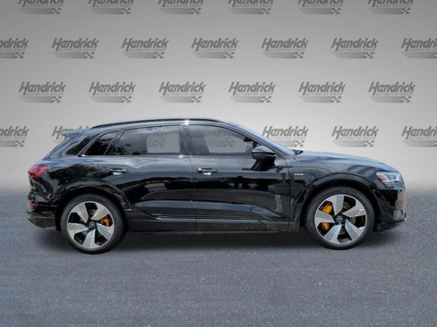 Used 2023 Audi e-tron Premium Plus w/ Premium Plus Package AWD/4WD image 6