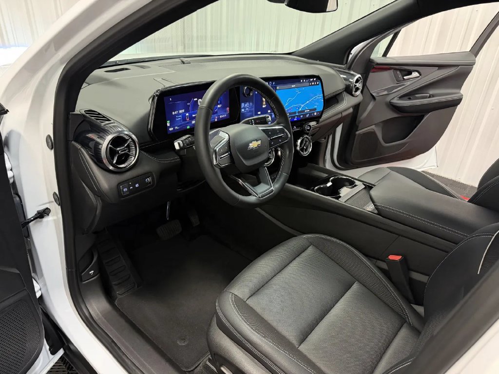 Used 2024 Chevrolet Blazer EV LT AWD/4WD image 38