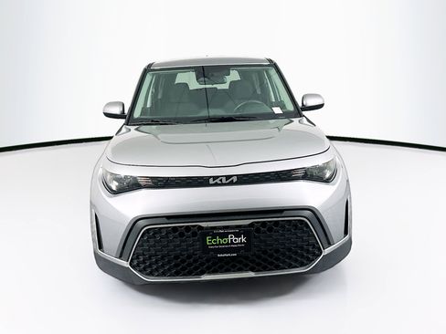 Used 2025 Kia Soul LX w/ LX Technology Package FWD image 2