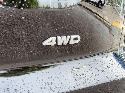 Used 2024 Nissan Pathfinder S AWD/4WD image 8