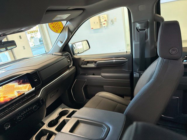 Used 2024 Chevrolet Silverado 1500 LT AWD/4WD image 25