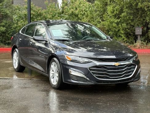 Used 2023 Chevrolet Malibu LT image 2