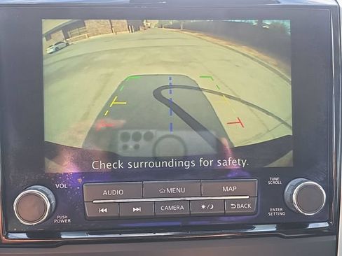 Used 2021 Nissan Titan SV w/ SV Convenience Package RWD image 15