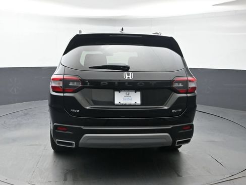 Used 2023 Honda Pilot Elite image 5