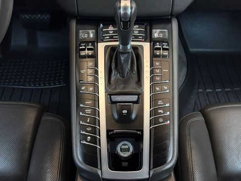 Used 2016 Porsche Macan Turbo AWD/4WD image 49