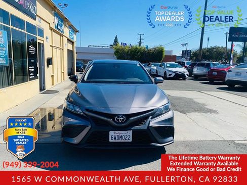 Used 2018 Toyota Camry SE FWD image 6