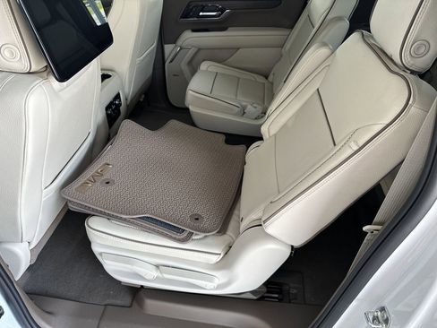 New 2026 GMC Yukon XL Denali image 31