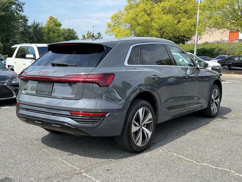 Used 2024 Audi Q8 e-tron Premium AWD/4WD image 9