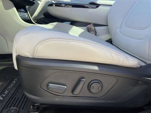 New 2026 Hyundai Tucson Limited image 25