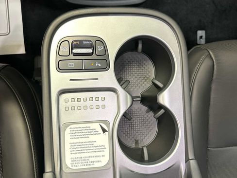 New 2026 Hyundai Ioniq 9 SEL image 19