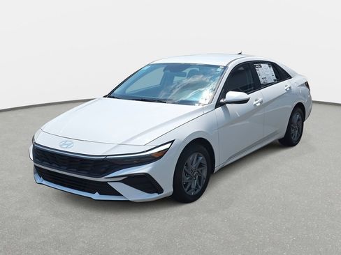 Used 2025 Hyundai Elantra Hybrid FWD image 37