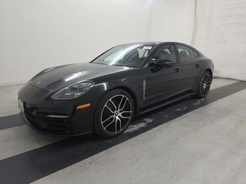 Used 2022 Porsche Panamera Platinum Edition image 2