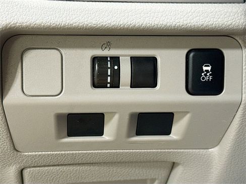 Used 2015 Subaru Forester 2.5i w/ Alloy Wheel Package image 12