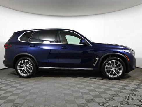 New 2026 BMW X5 xDrive40i w/ Premium Package AWD/4WD image 8