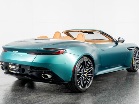 Used 2025 Aston Martin DB12 Convertible image 11