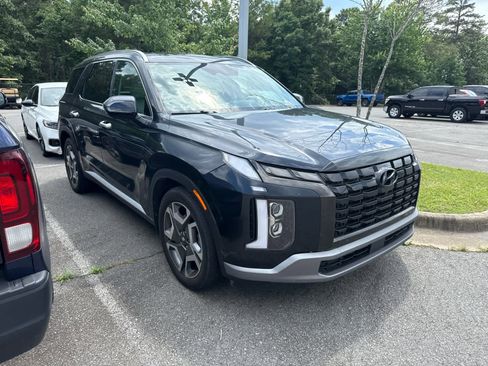 Used 2023 Hyundai Palisade SEL FWD image 2