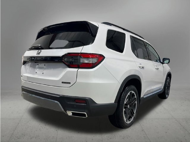 New 2026 Honda Pilot Touring image 5