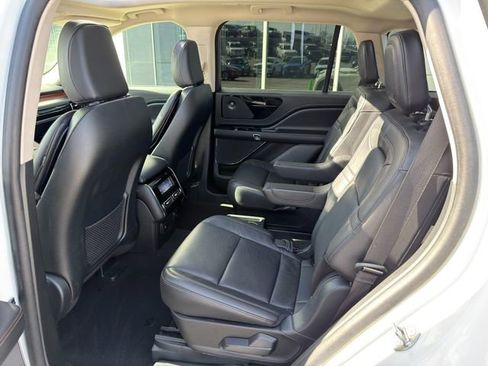 Used 2024 Lincoln Aviator Reserve w/ Equipment Group 201A image 16