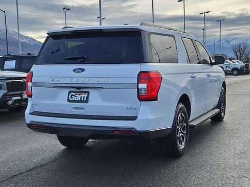 Used 2024 Ford Expedition Max XLT image 3