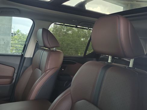 Used 2025 Honda Pilot Elite image 21
